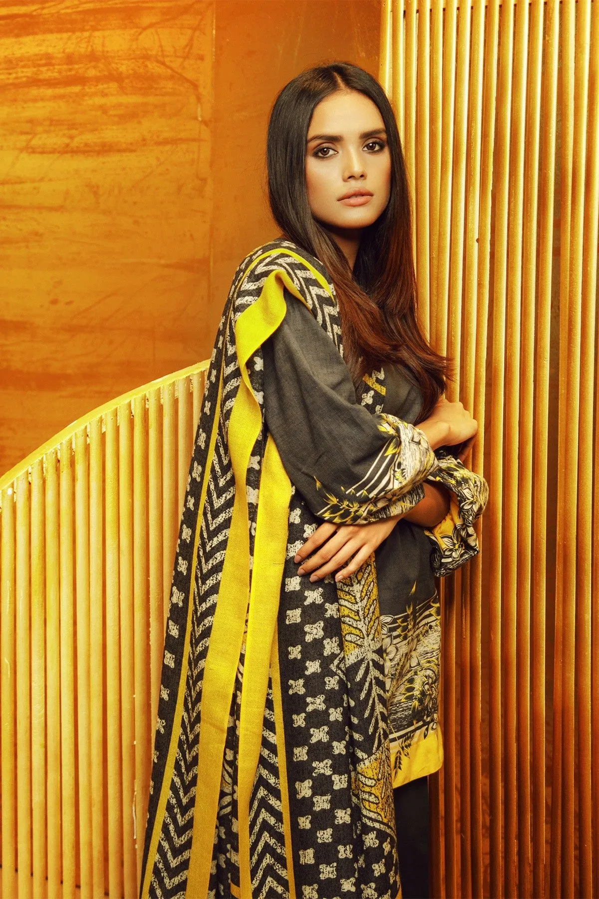 AlKaram Winter Collection 2019 – 3 Piece Printed Khaddar Suit with Printed Shawl – FW-13-19-Dark Grey